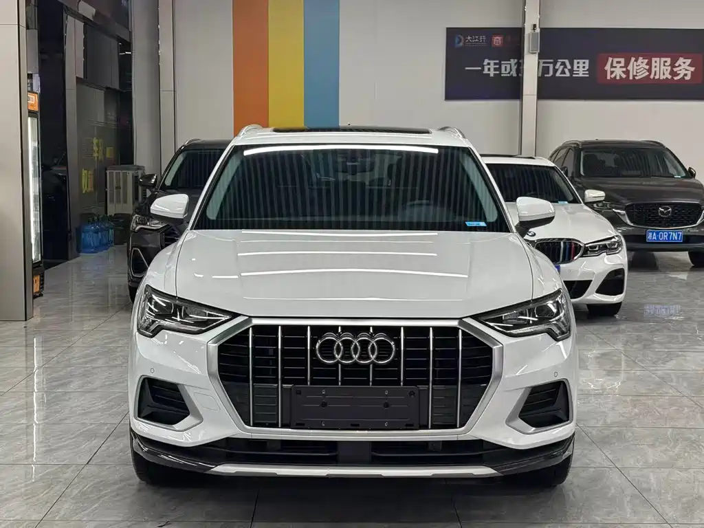 Audi Audi Q3 2022 35 TFSI Fashion Elegant Model 2021 - thumbnail 3