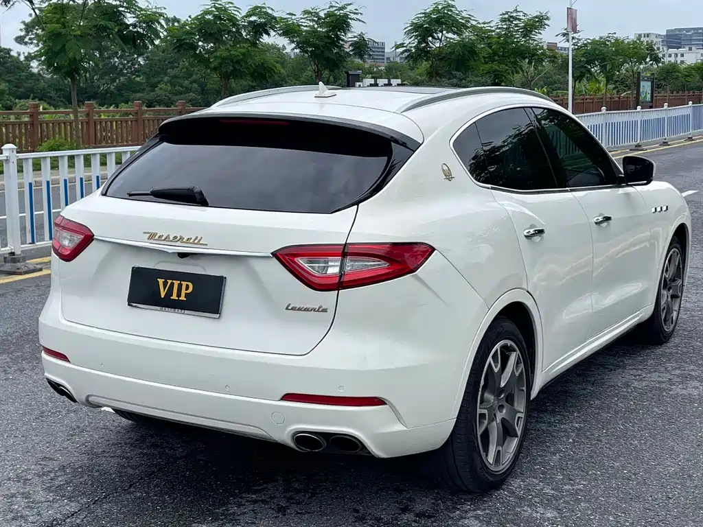Maserati Maserati Levante 2016 3.0T Standard 2017 - thumbnail 4
