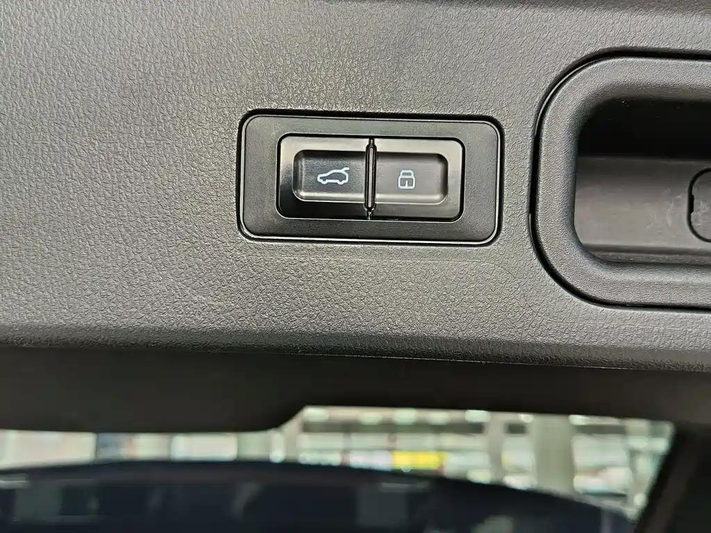 NIO NIO ET5 2021 Pro 500 Lunar Edition 2022 - thumbnail 7