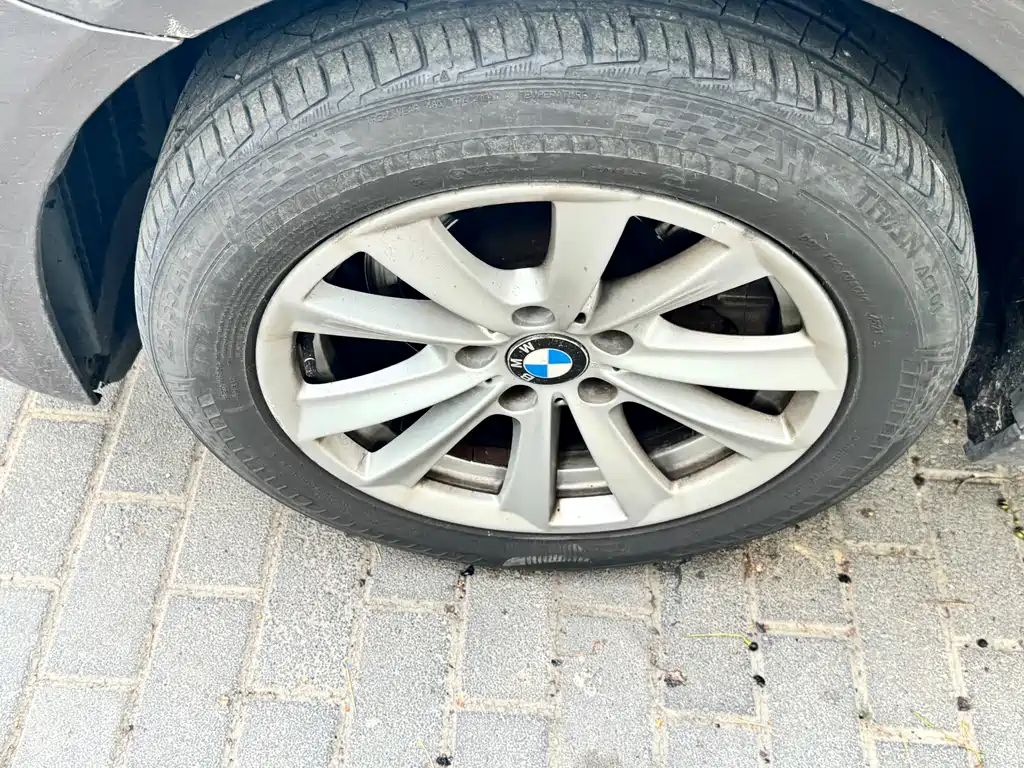 BMW BMW 5 Series 2013 525Li Luxury Model 2013 - thumbnail 5
