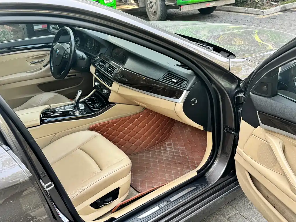 BMW BMW 5 Series 2013 525Li Luxury Model 2013 - thumbnail 10