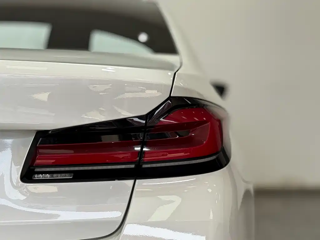 BMW BMW 5 Series 2022 525Li M Sport Package 2022 - thumbnail 14