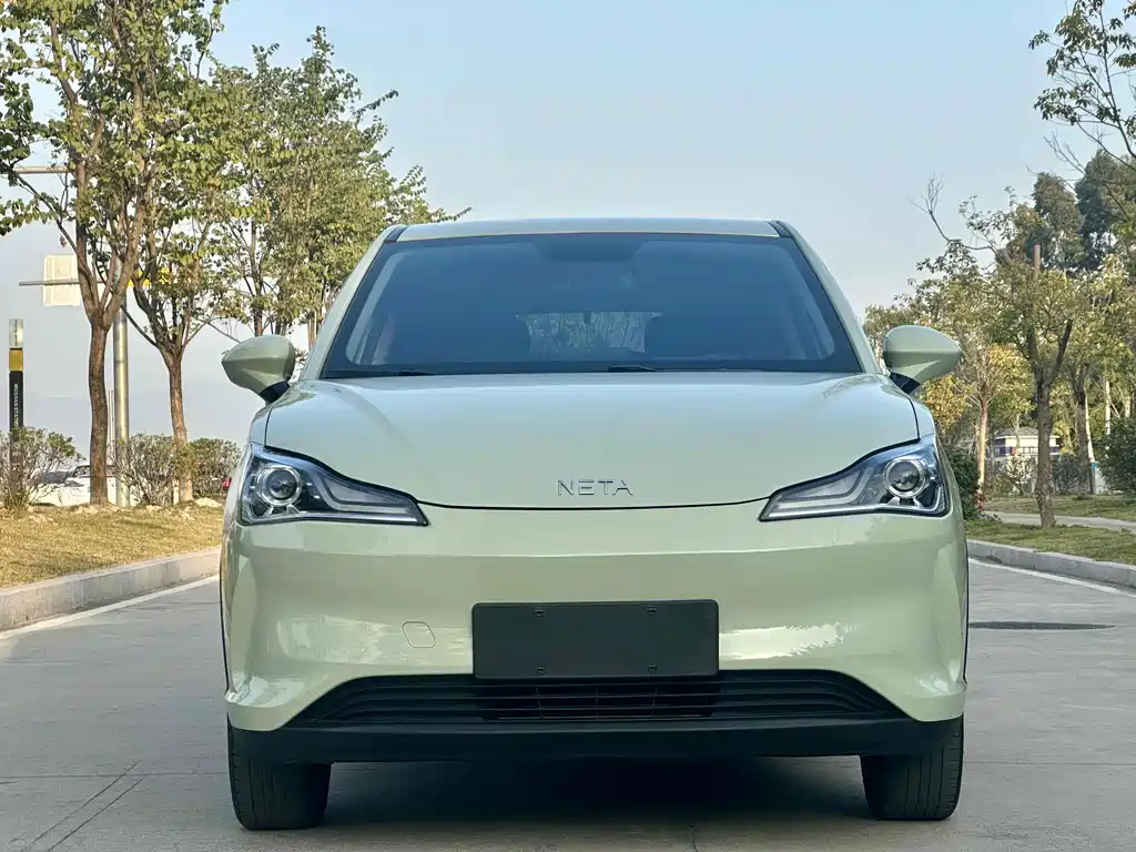 Neta Auto Neta V 2021 Long Range Entertainment Edition 2022 - thumbnail 2