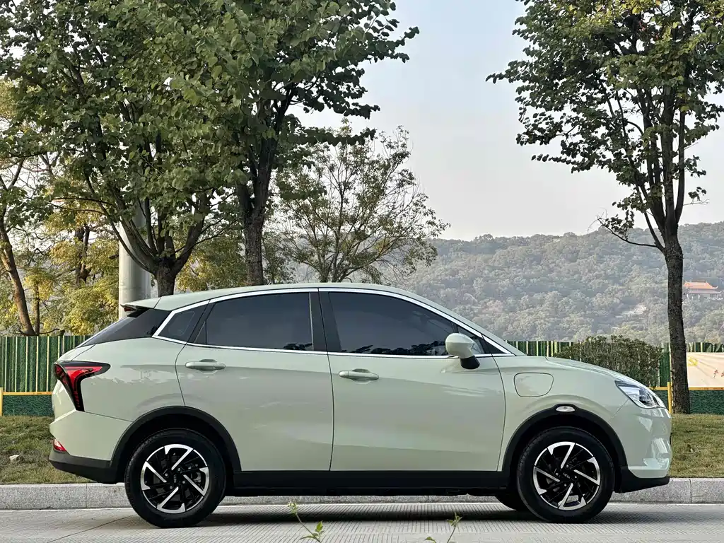 Neta Auto Neta V 2021 Long Range Entertainment Edition 2022 - thumbnail 5