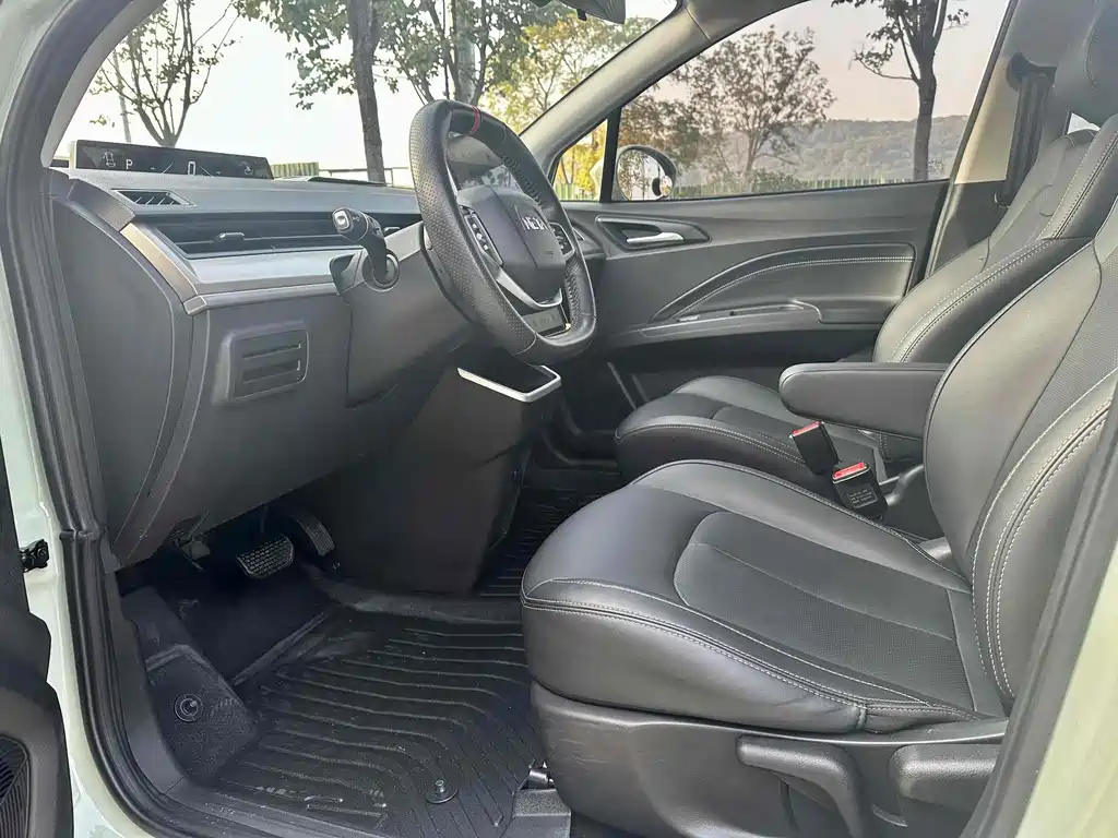 Neta Auto Neta V 2021 Long Range Entertainment Edition 2022 - thumbnail 6