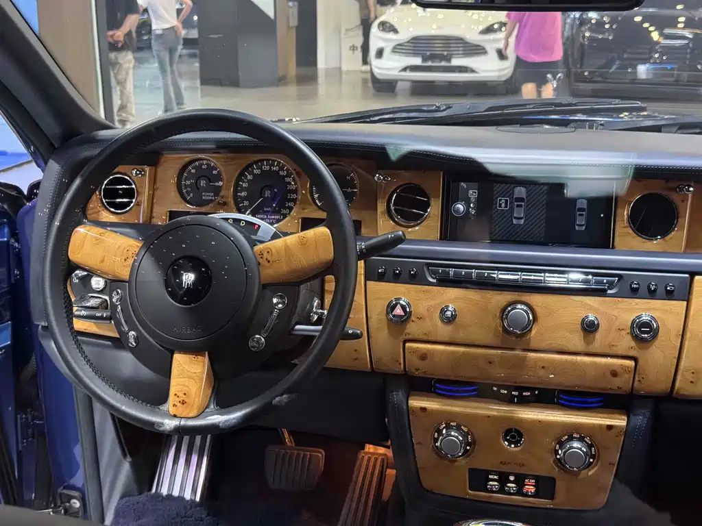 Rolls-Royce Phantom 2013 6.7L Extended Wheelbase EWB 2012 - thumbnail 18