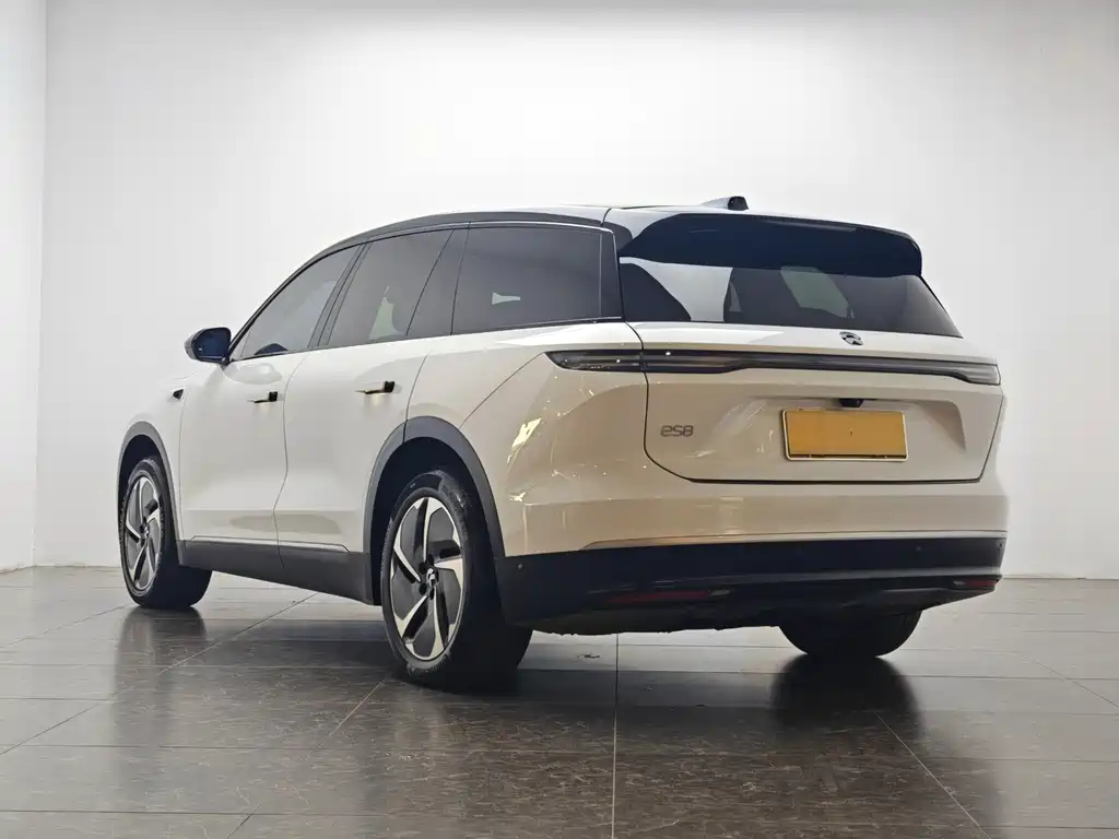 NIO NIO ES8 2023 75kWh 2023 - thumbnail 4