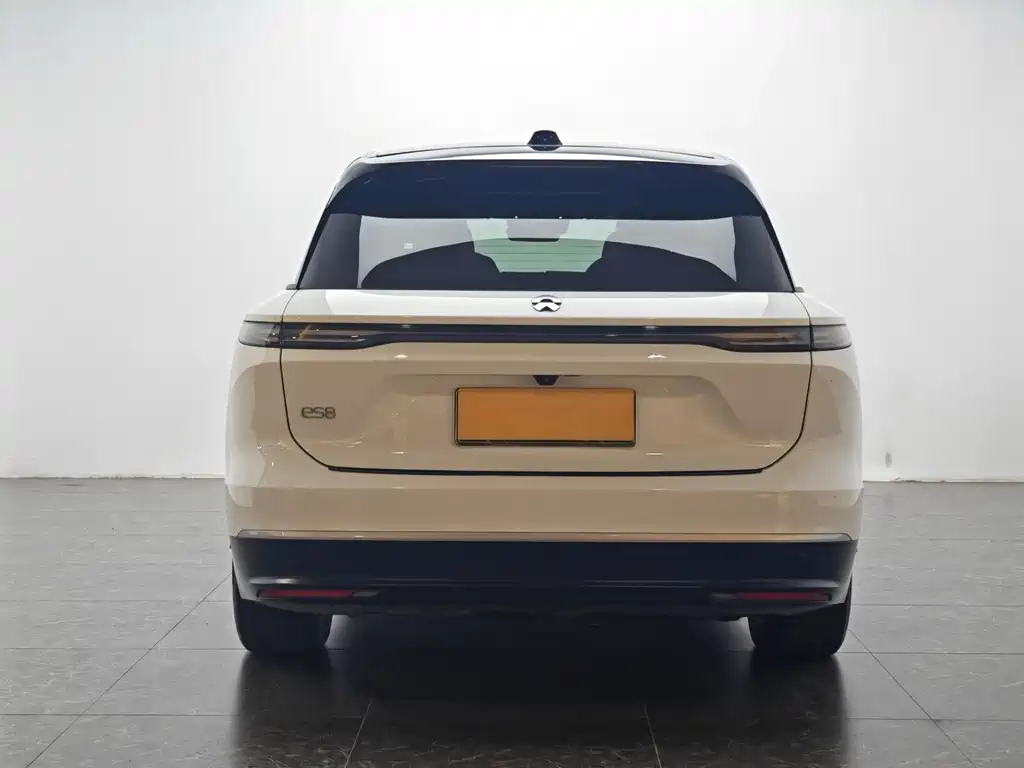NIO NIO ES8 2023 75kWh 2023 - thumbnail 6