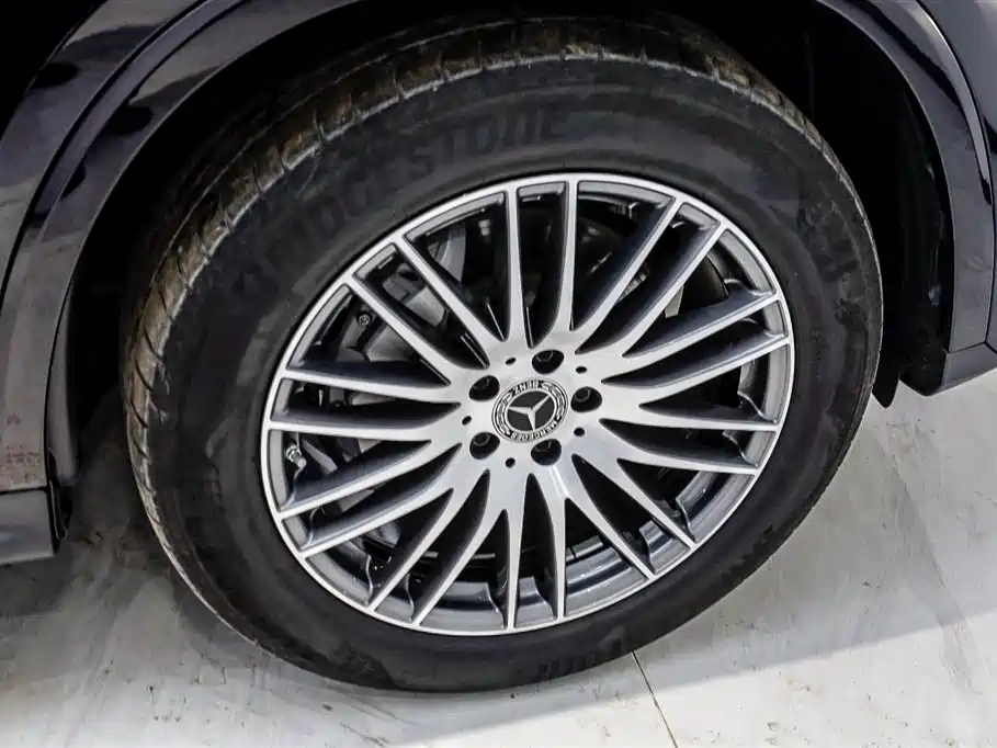 Mercedes-Benz Mercedes-Benz GLC 2024 Facelift GLC 300 L 4MATIC Dynamic Model 5-Seat 2024 - thumbnail 24