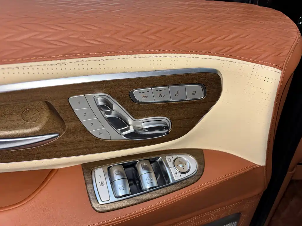 Mercedes-Benz Vito 2021 2.0T Business Edition 7-seater 2022 - thumbnail 8