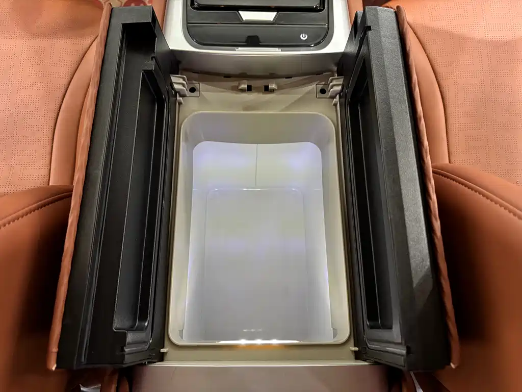 Mercedes-Benz Vito 2021 2.0T Business Edition 7-seater 2022 - thumbnail 12
