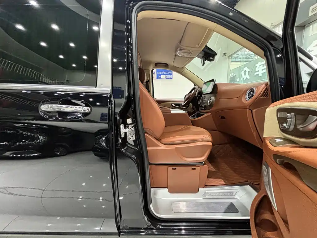 Mercedes-Benz Vito 2021 2.0T Business Edition 7-seater 2022 - thumbnail 13
