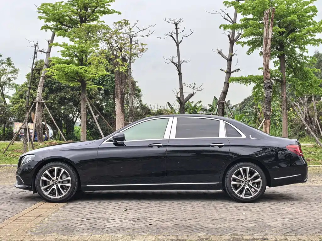 Mercedes-Benz Mercedes-Benz E-Class 2018 Facelift E 300 L Sport Style 2018 - thumbnail 4