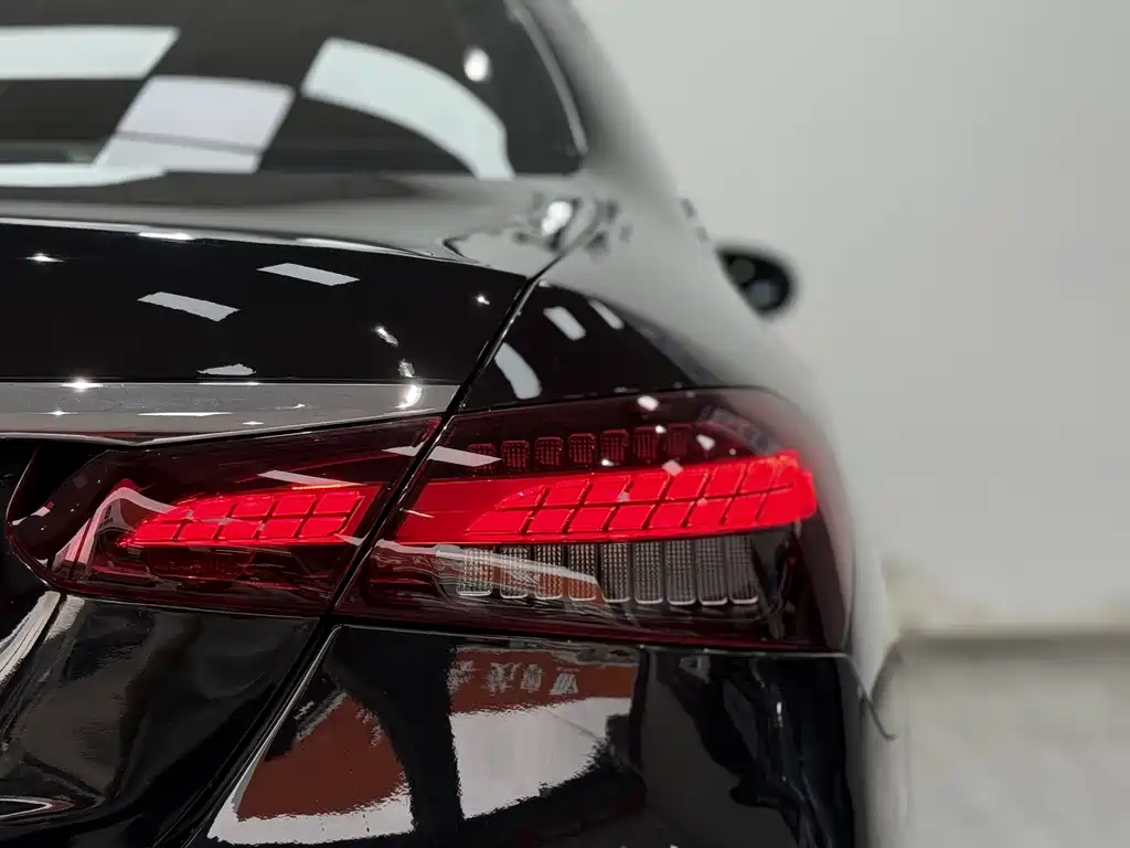 Mercedes-Benz Mercedes-Benz E-Class 2021 E 300 L Fashion Edition 2021 - thumbnail 17