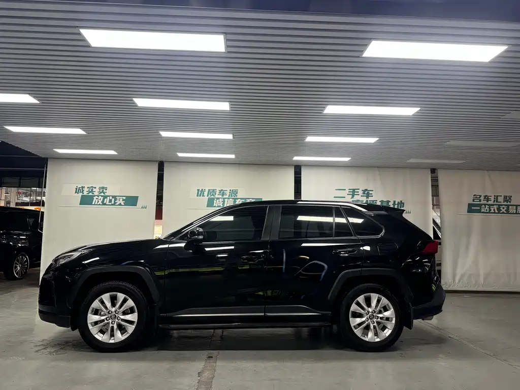 Toyota Venza 2022 2.0L CVT FWD Leading Edition 2022 - thumbnail 4