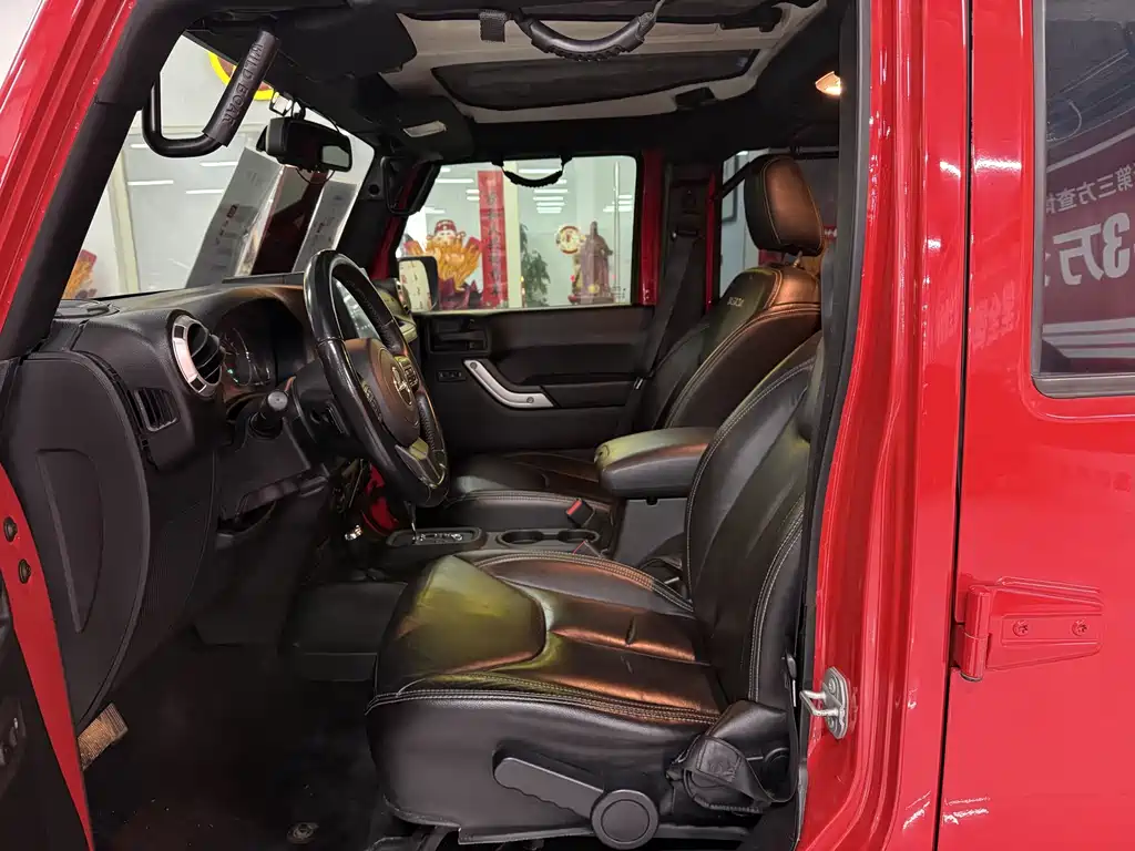 Jeep Jeep Wrangler 2015 3.0L Sahara Four-Door Comfort Edition 2016 - thumbnail 7