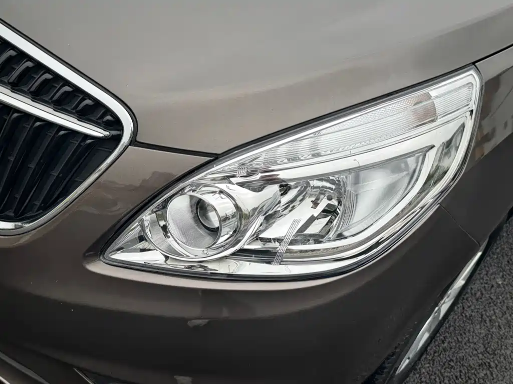Buick Buick GL8 2017 25S Luxury Edition China V 2018 - thumbnail 4