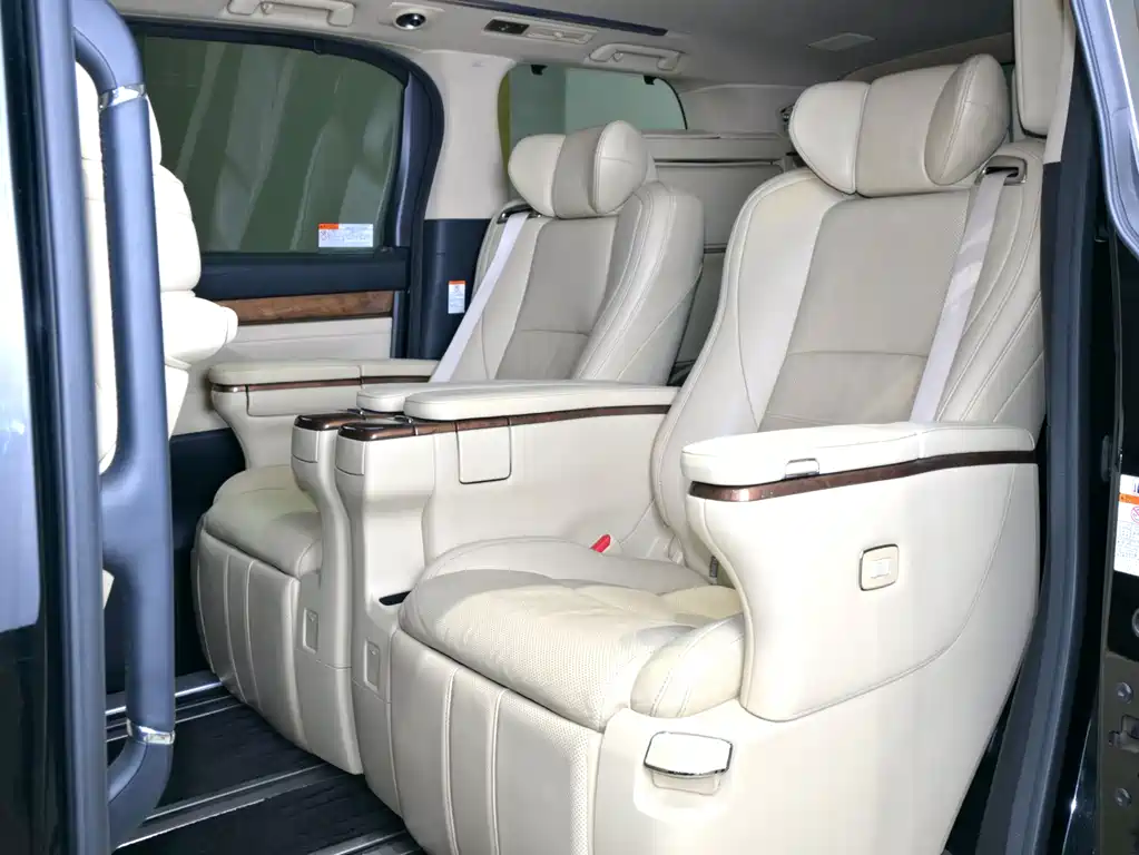 Toyota Alphard 2015 3.5L Executive Version 2017 - thumbnail 10