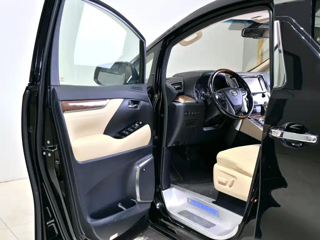 Toyota Alphard 2015 3.5L Executive Version 2017 - thumbnail 16