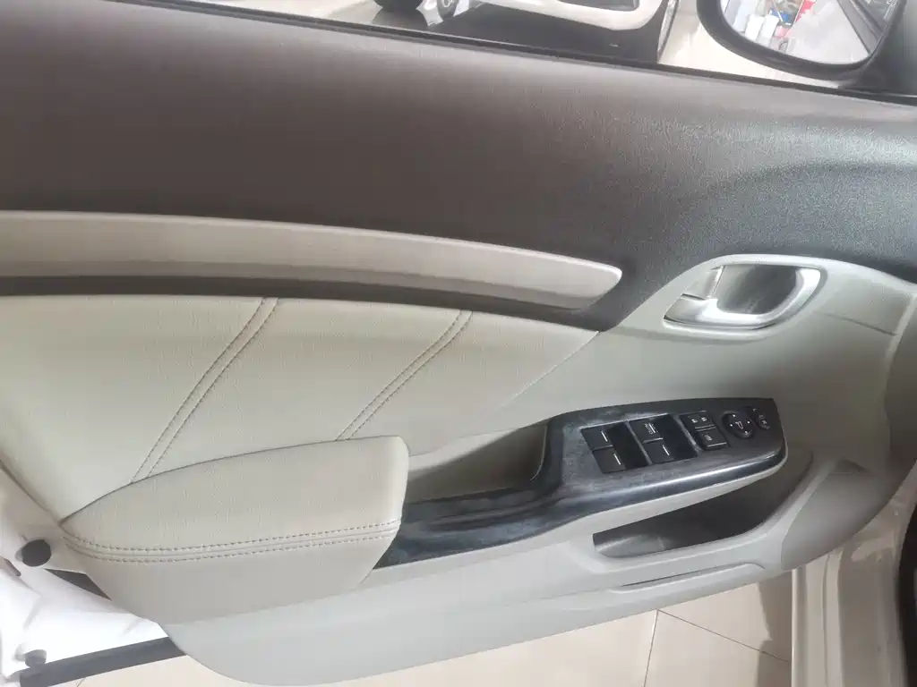 Honda Honda Civic 2013 10th Anniversary 1.8L Automatic Luxury Edition 2014 - thumbnail 14