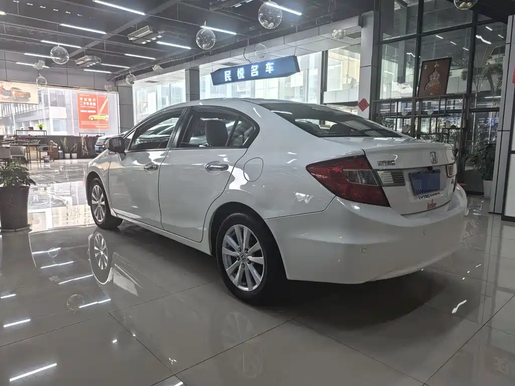 Honda Honda Civic 2013 10th Anniversary 1.8L Automatic Luxury Edition 2014 - thumbnail 18