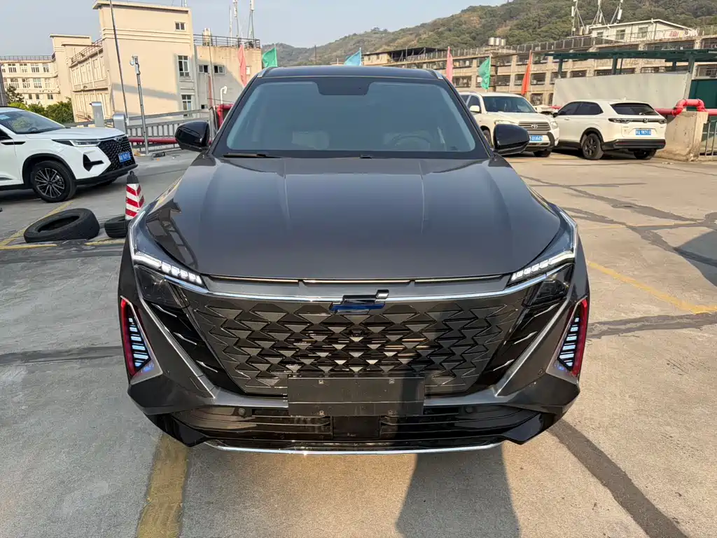 Changan Oushang Changan Oushang Z6 2022 Blue Whale 1.5T DCT Smart Enjoy Edition 2023 - thumbnail 2