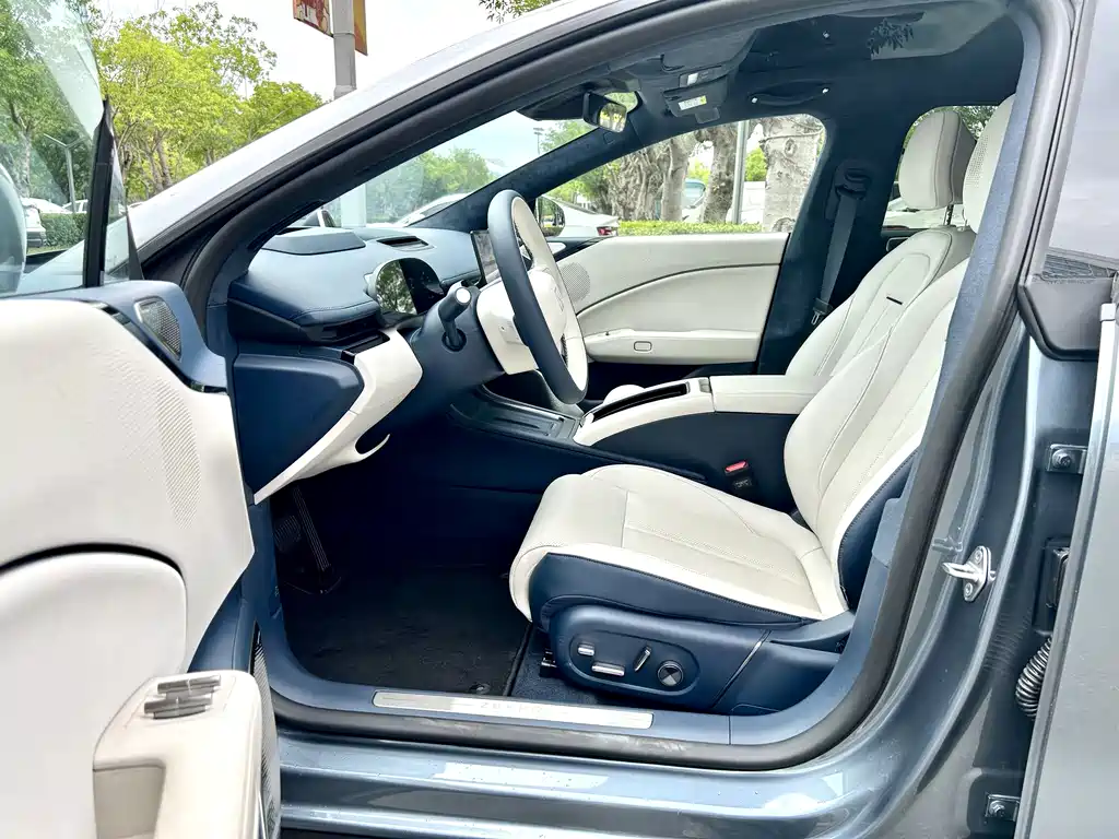 Zeekr ZEEKR 007 2025 AWD Intelligent Drive 75kWh 2025 - thumbnail 8