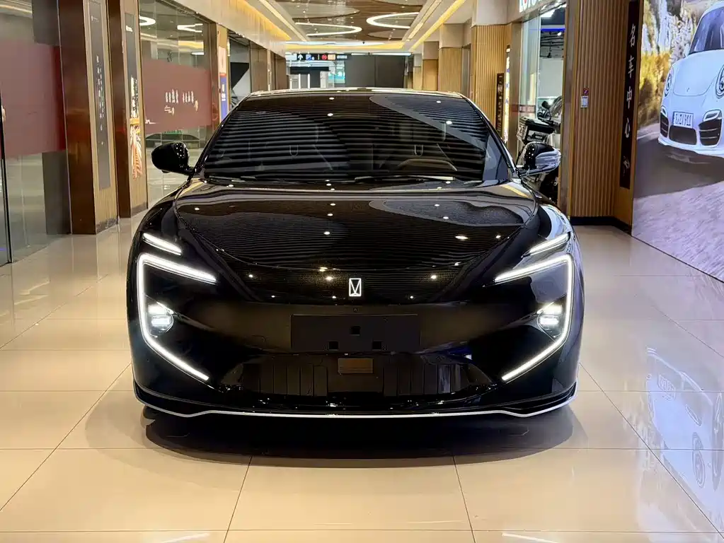 Avatr Avita 12 2026 Ultra EV AWD 2025 - thumbnail 2