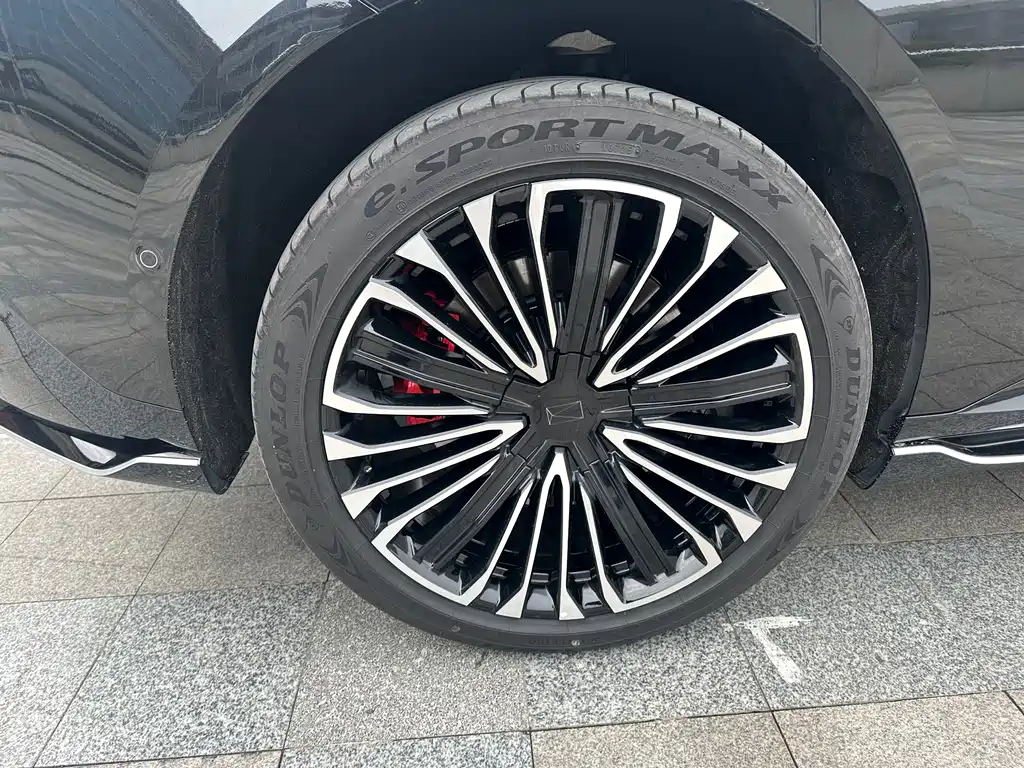 Avatr AVATR 12 2026 Ultra EV AWD 2025 - thumbnail 8