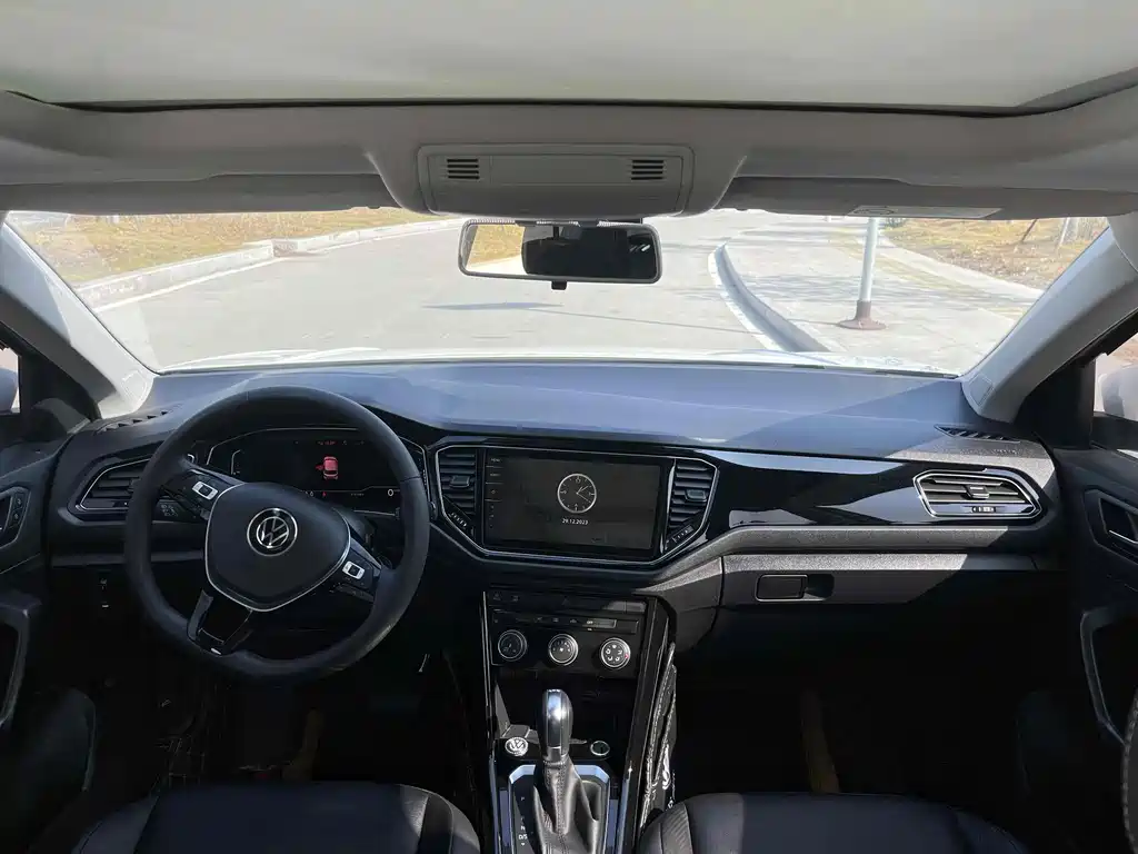 Volkswagen T-ROC 2022 280TSI DSG Front-Wheel Drive Comfort Plus 2022 - thumbnail 5