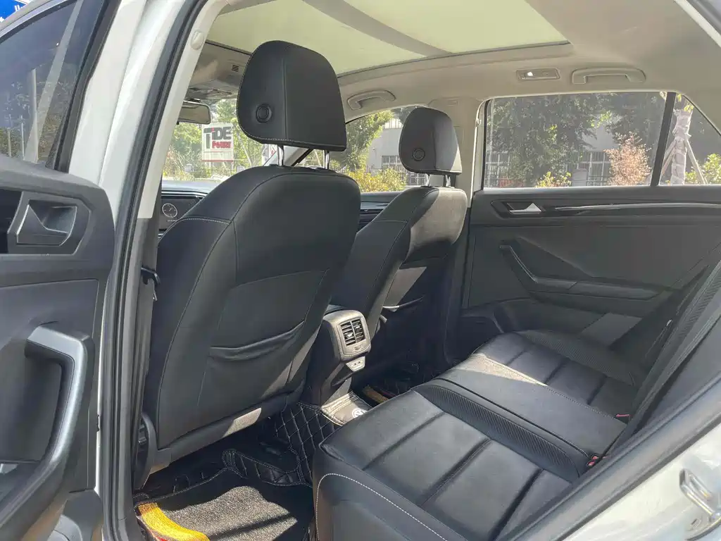 Volkswagen T-ROC 2022 280TSI DSG Front-Wheel Drive Comfort Plus 2022 - thumbnail 8