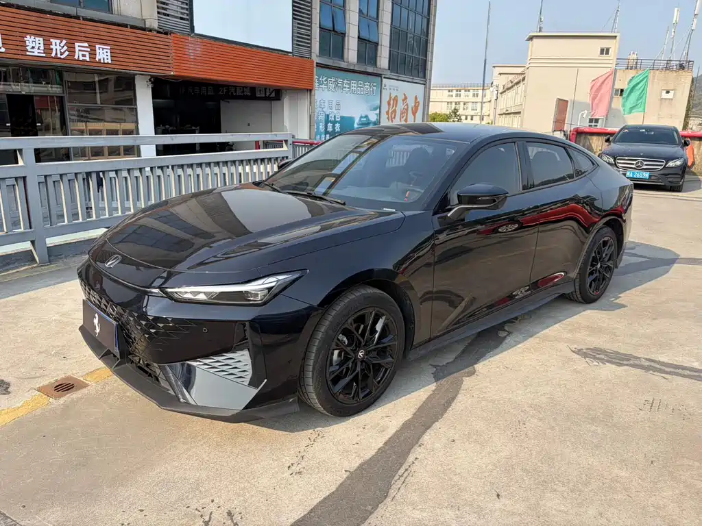 Changan Changan UNI-V 2024 1.5T Premium Edition 2025