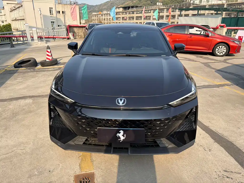 Changan Changan UNI-V 2024 1.5T Premium Edition 2025 - thumbnail 2