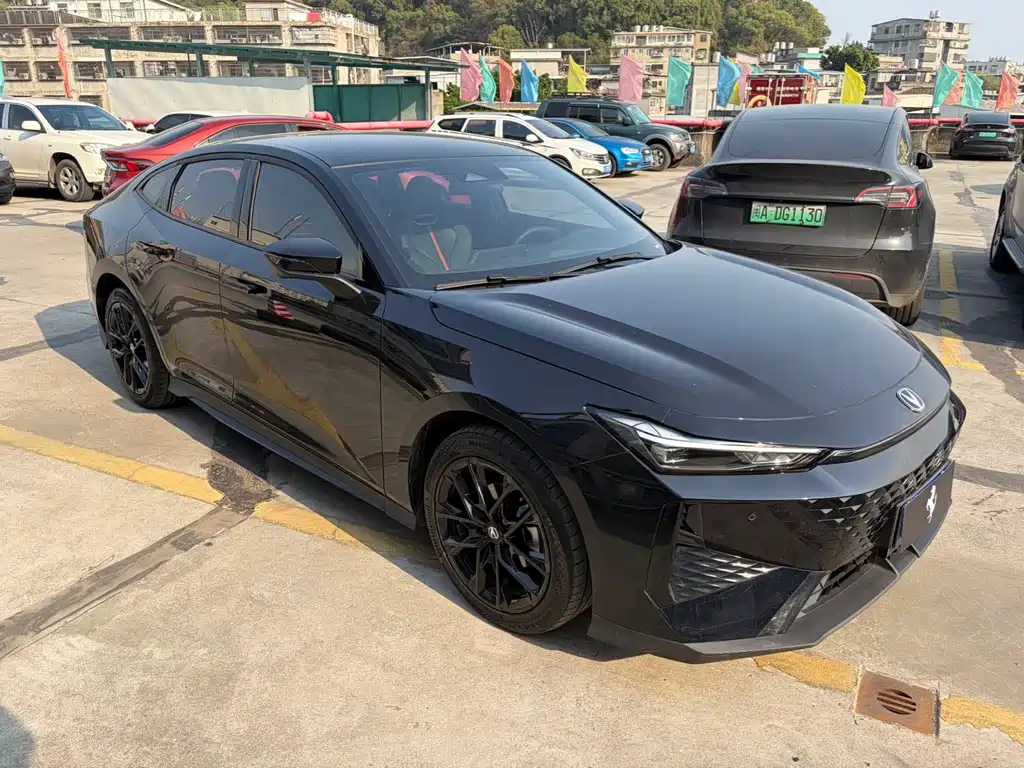 Changan Changan UNI-V 2024 1.5T Premium Edition 2025 - thumbnail 3