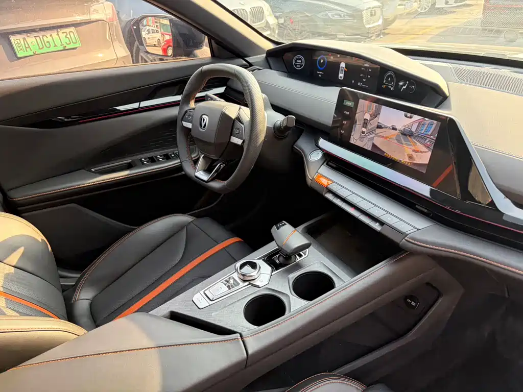 Changan Changan UNI-V 2024 1.5T Premium Edition 2025 - thumbnail 8