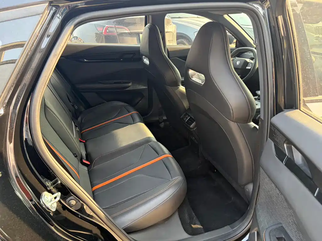 Changan Changan UNI-V 2024 1.5T Premium Edition 2025 - thumbnail 9