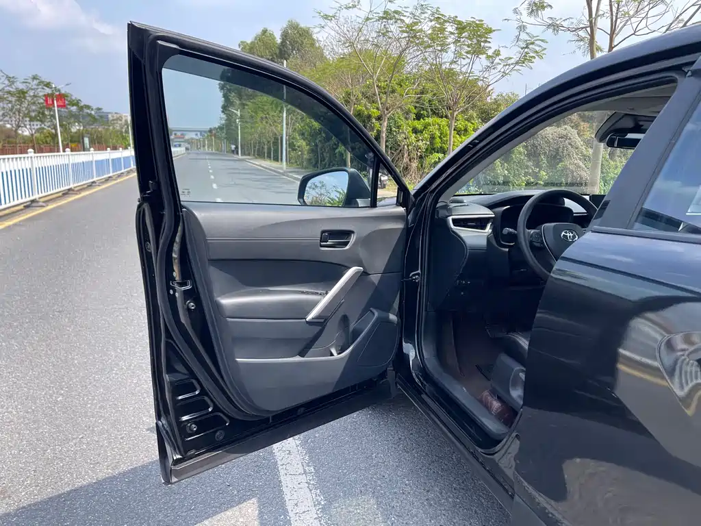 Toyota Crown Kluger 2024 2.0L Intelligent Hybrid Dual Engine Leading Edition 2024 - thumbnail 21