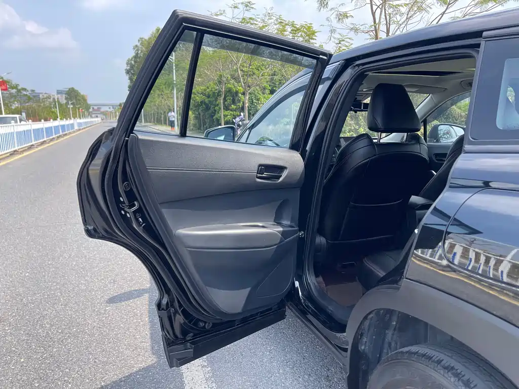 Toyota Crown Kluger 2024 2.0L Intelligent Hybrid Dual Engine Leading Edition 2024 - thumbnail 29