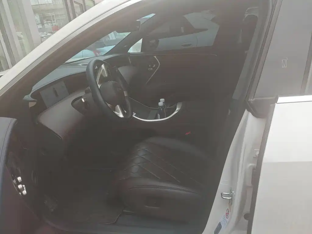 Avatr AVATR 11 2024 580 Tri-Laser AWD Luxury Edition 2024 - thumbnail 7