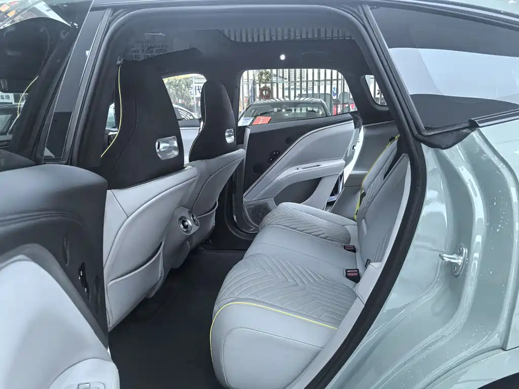 Avatr AVATR 11 2024 580 Tri-Laser AWD Luxury Edition 2024 - thumbnail 4