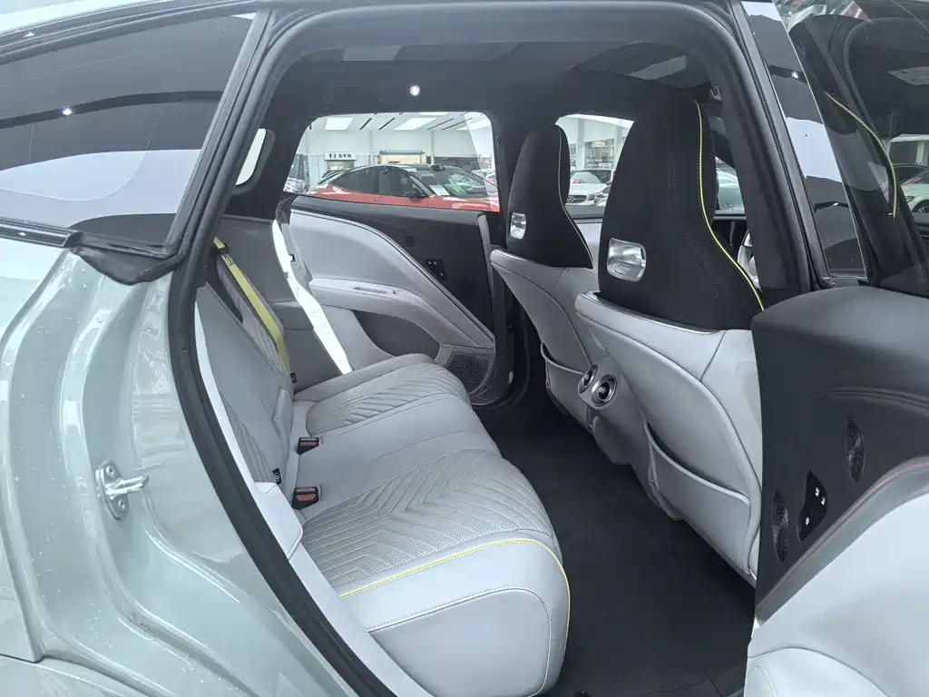 Avatr AVATR 11 2024 580 Tri-Laser AWD Luxury Edition 2024 - thumbnail 11