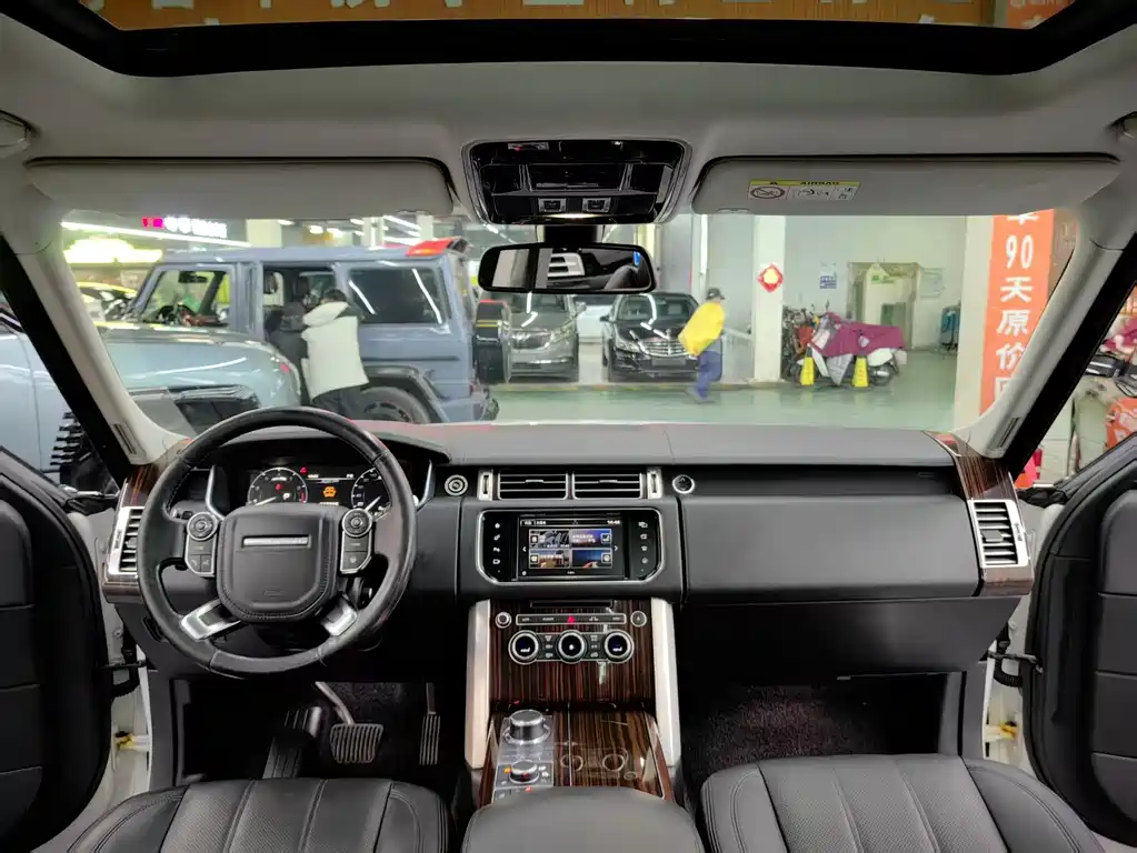 Land Rover Range Rover 2017 3.0 SC V6 Vogue Long Wheelbase 2017 - thumbnail 5