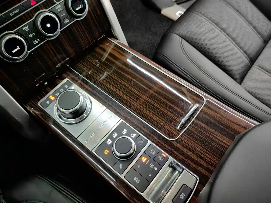 Land Rover Range Rover 2017 3.0 SC V6 Vogue Long Wheelbase 2017 - thumbnail 9
