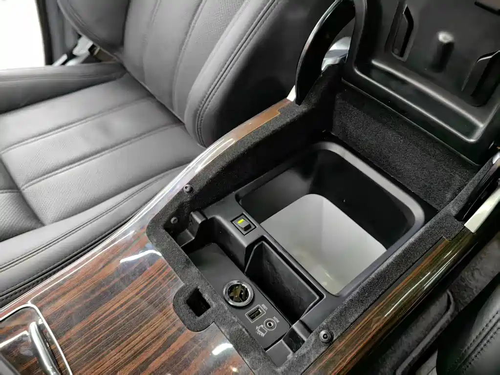 Land Rover Range Rover 2017 3.0 SC V6 Vogue Long Wheelbase 2017 - thumbnail 11