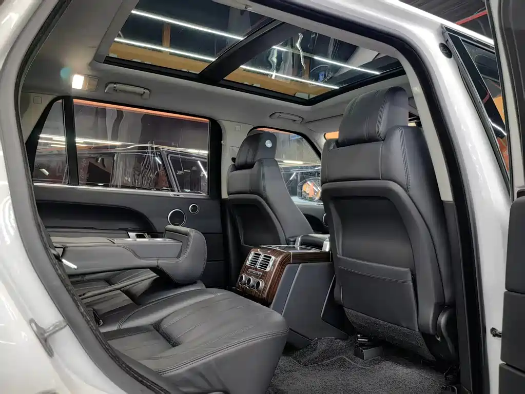 Land Rover Range Rover 2017 3.0 SC V6 Vogue Long Wheelbase 2017 - thumbnail 12
