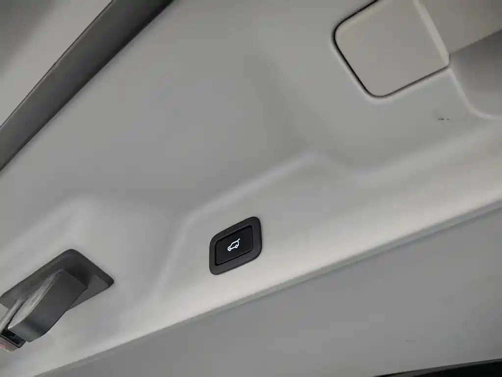 Land Rover Range Rover 2017 3.0 SC V6 Vogue Long Wheelbase 2017 - thumbnail 17