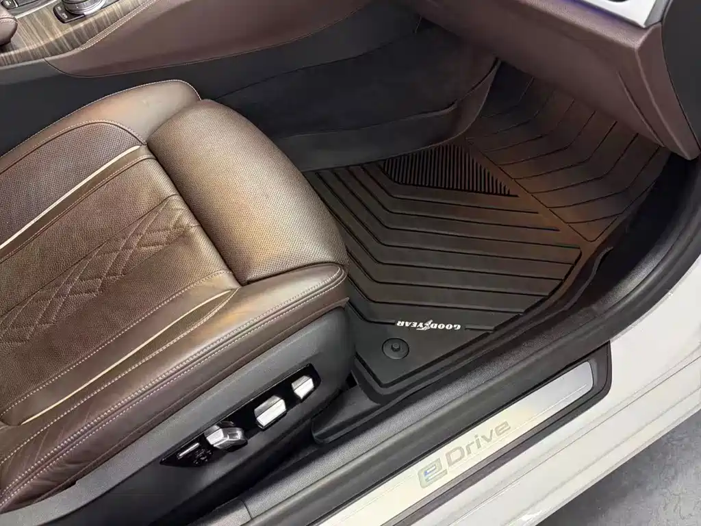 BMW BMW 5 Series New Energy 2019 Model Year Facelift 530Le Pioneer Edition 2019 - thumbnail 7
