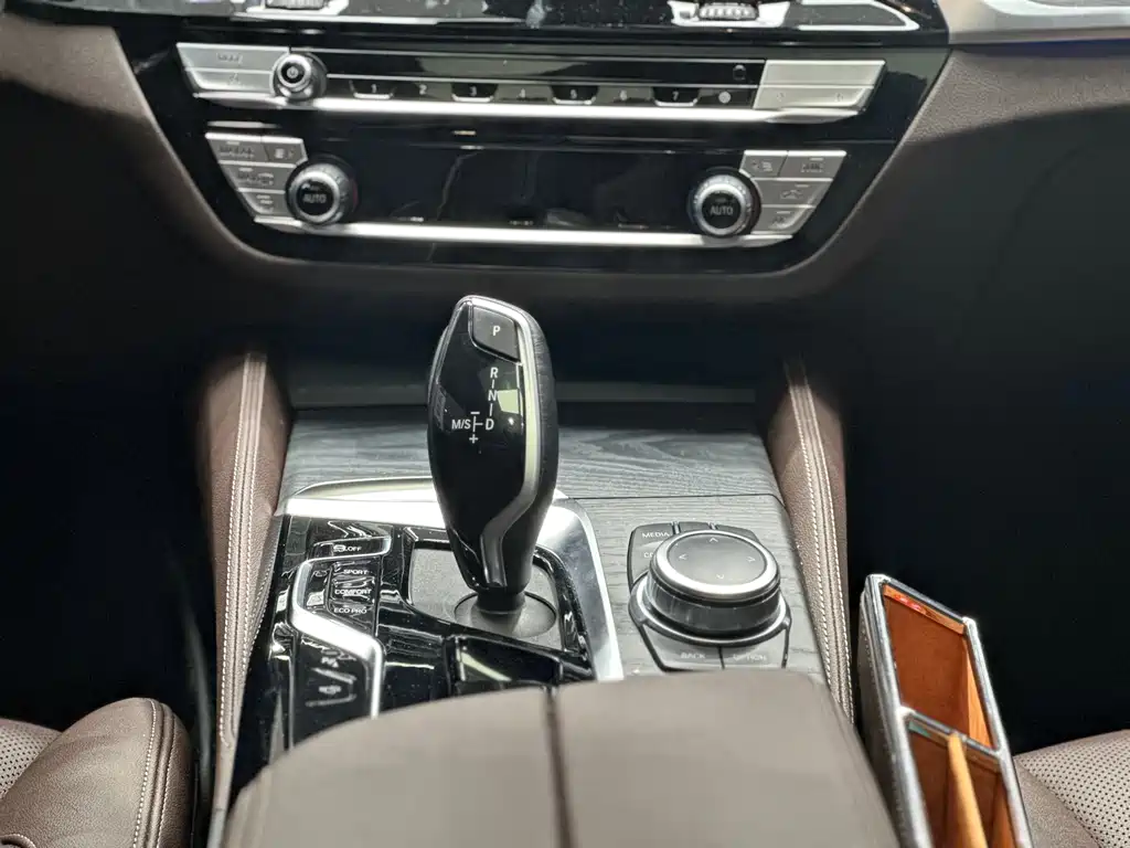 BMW BMW 5 Series 2022 Model Update 2 530Li Premium M Sport Package 2022 - thumbnail 12