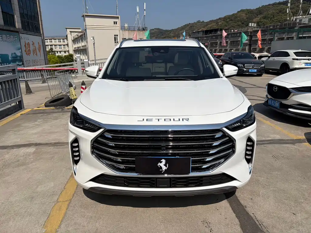 Jetour Jetour X70 Plus 2023 2.0T DCT Strong MAX 5-seater 2023 - thumbnail 2