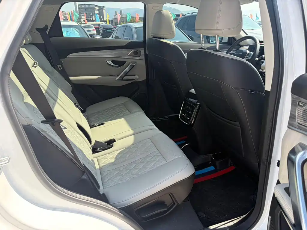 Jetour Jetour X70 Plus 2023 2.0T DCT Strong MAX 5-seater 2023 - thumbnail 8